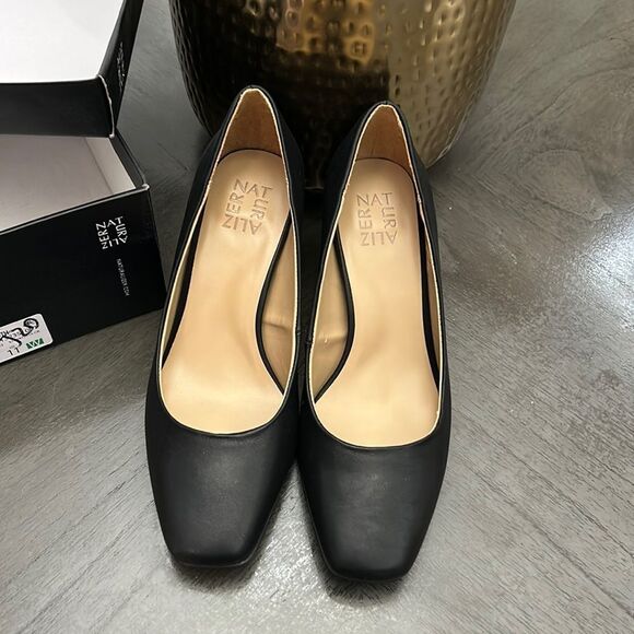 Naturalizer Warner Square Toe Pump (WIDE) - Picture 5 of 13